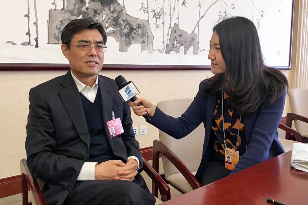 當(dāng)好能源轉(zhuǎn)型與清潔發(fā)展排頭兵——訪全國(guó)政協(xié)委員，中國(guó)華能集團(tuán)有限公司董事長(zhǎng)、黨組書(shū)記舒印彪