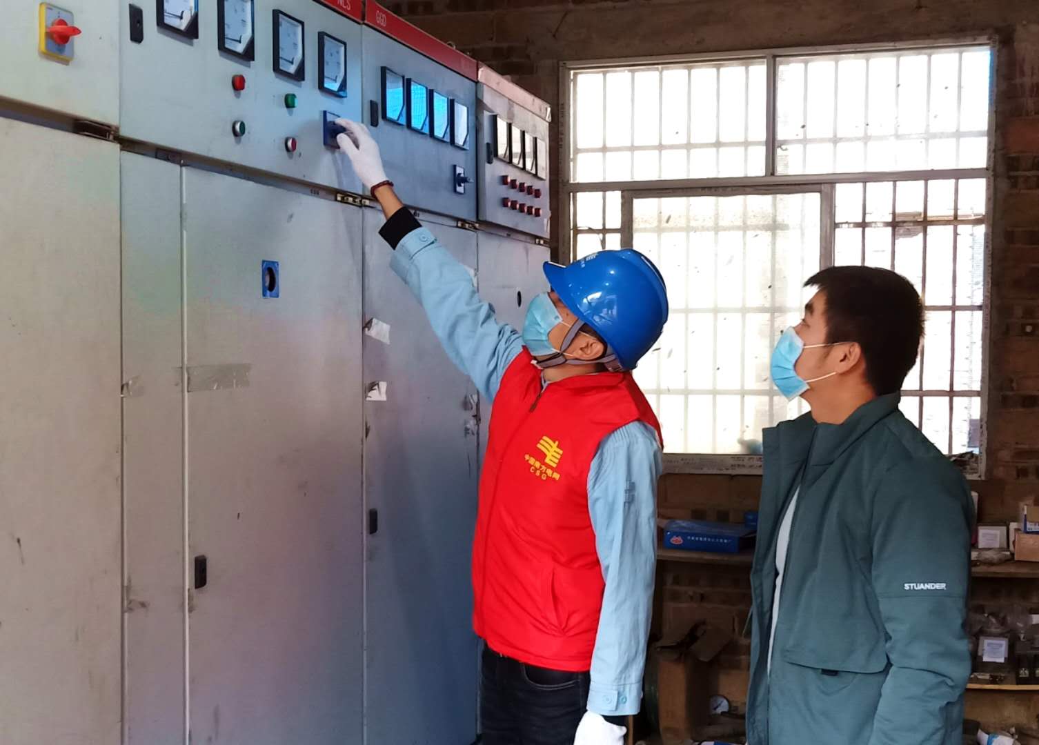 平塘供電局:主動走訪現(xiàn)場辦公,助推企業(yè)有序復(fù)工