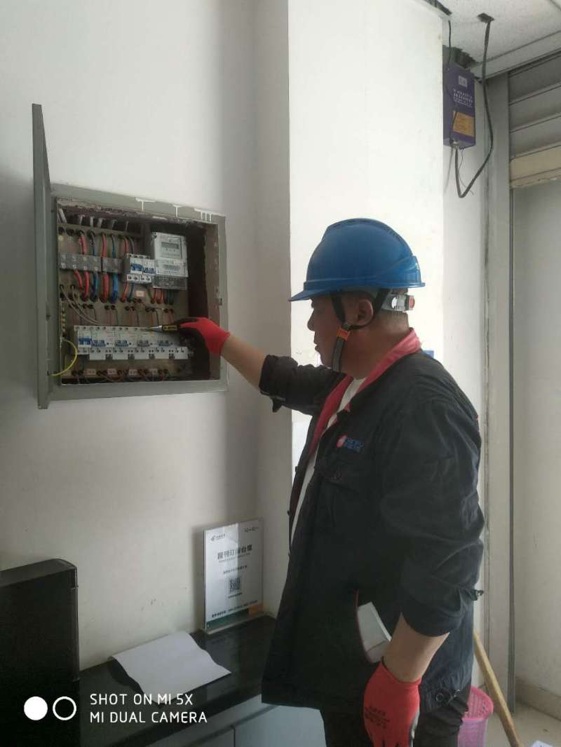 天富供電產(chǎn)業(yè)泉莫管理所：入戶走訪、提高客戶滿意度