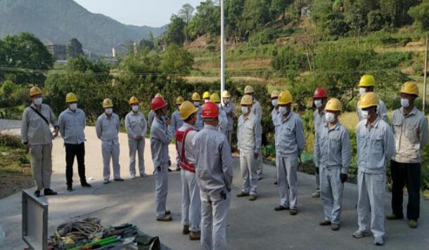 中方縣供電公司：積極開展現(xiàn)場培訓 不斷提升員工技能水平