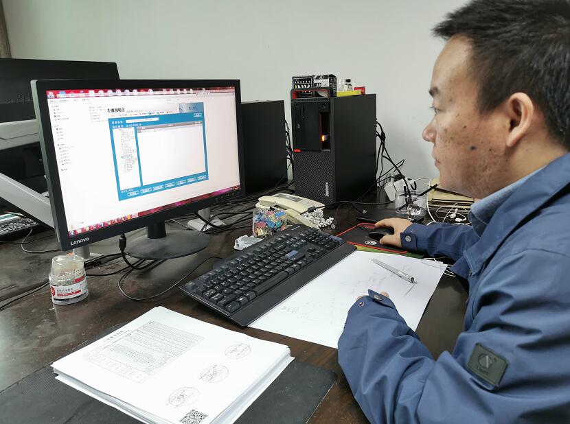 “穿搭”二維碼，浙江慈溪市供電公司工程檔案數(shù)字化，讓資料“動(dòng)”起來