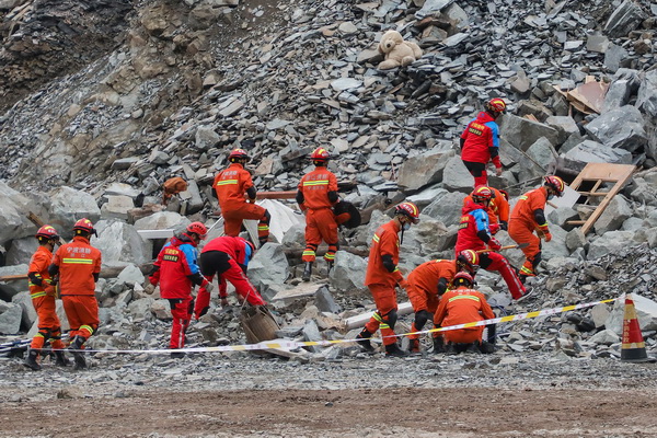 爭(zhēng)分奪秒 搶險(xiǎn)救援！浙江寧波開展三級(jí)聯(lián)動(dòng)地震和地質(zhì)災(zāi)害應(yīng)急救援演練