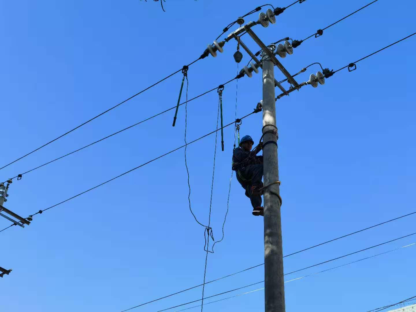 臨滄云縣供電局開展“保命教育”，提升員工實操技能