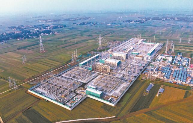 世界首個新能源遠(yuǎn)距離輸送大通道青?!幽咸馗邏褐绷鞴こ倘娼ǔ赏哆\