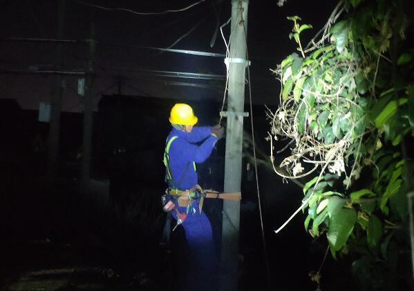 國(guó)網(wǎng)余姚市供電公司：夜間排查薄弱環(huán)節(jié)，保障電網(wǎng)安全運(yùn)行