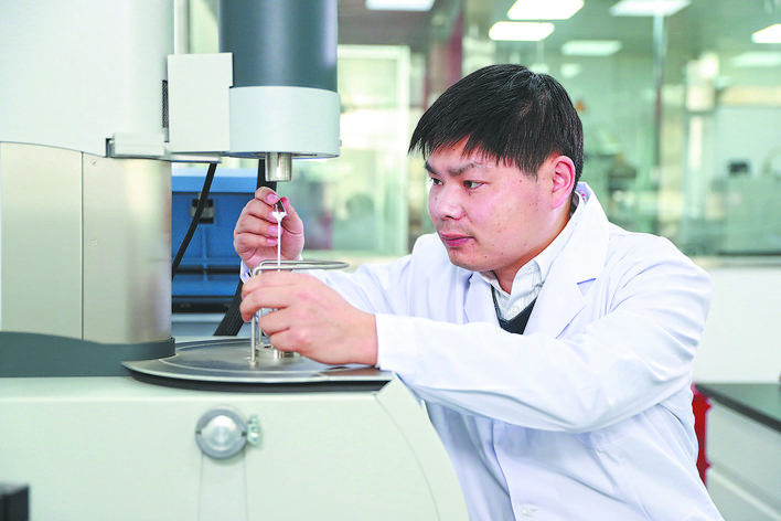 【國(guó)家電網(wǎng)公司特等勞?！繌埣褢c