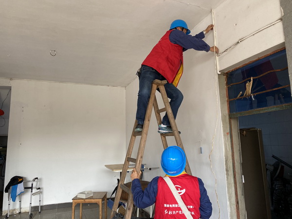 國網(wǎng)寧?？h供電公司加快老小區(qū)改造 居民用電實現(xiàn)安全和穩(wěn)定“雙保險”