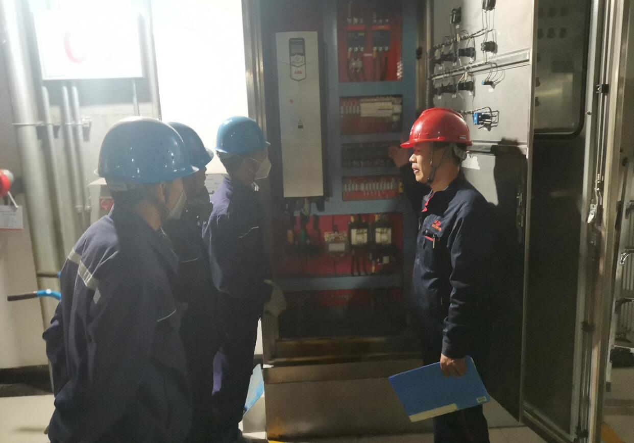 就地過年心中暖，春節(jié)在崗你最美