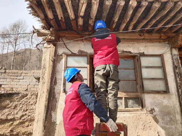 國網(wǎng)青海黃化化隆縣供電公司:傳承雷鋒精神 用心守護“光明”