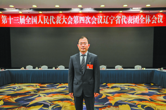 國(guó)人大代表 國(guó)網(wǎng)遼寧省電力有限公司董事長(zhǎng)、黨委書(shū)記石玉東：加強(qiáng)能源互濟(jì) 促進(jìn)能源互聯(lián)網(wǎng)發(fā)展