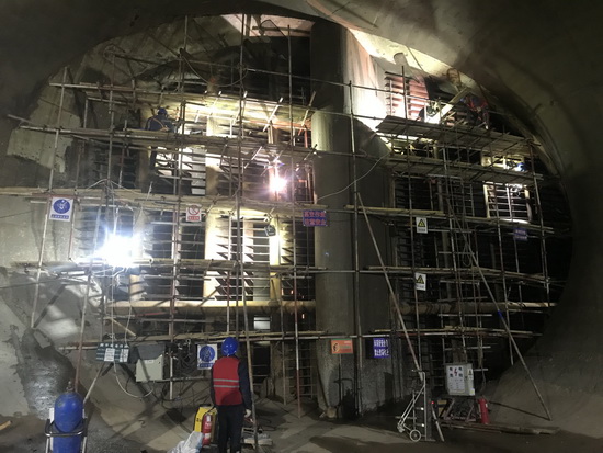 國網(wǎng)劉家峽水電廠7、8號機組進水口攔污柵補焊打磨修復順利完成