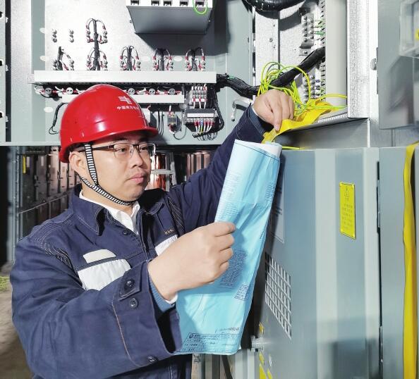 攻克技術(shù)難點 提升技能水平:廣東電網(wǎng)公司惠州供電局項目管理中心副總經(jīng)理陳義