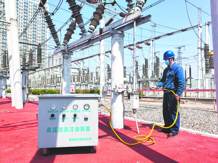 國網(wǎng)邯鄲供電公司：帶電清洗注油裝置 讓隔離開關清洗高效又便捷
