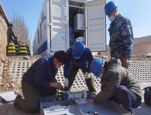 凝聚抗疫合力，緊急施工為方艙極速送電