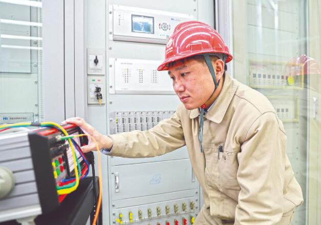 張云飛:深耕變電站自動化運維19年
