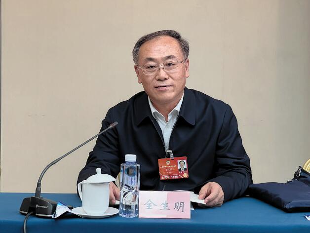 【兩會(huì)】國(guó)網(wǎng)電動(dòng)汽車(chē)服務(wù)有限公司董事長(zhǎng)、黨委書(shū)記全生明：加快構(gòu)建交通能源融合發(fā)展體系 促進(jìn)車(chē)與電網(wǎng)協(xié)同互動(dòng)