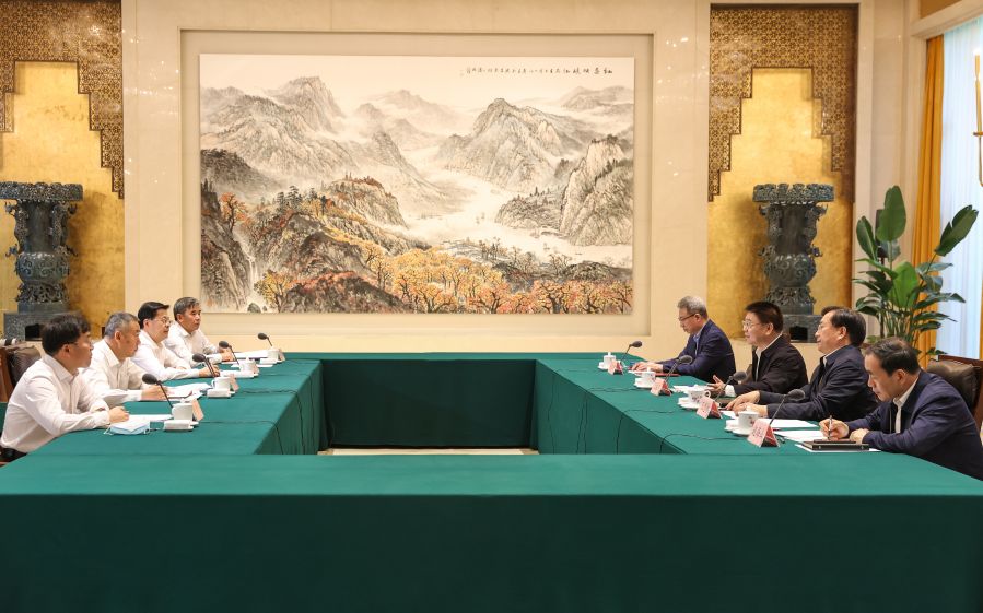 雷鳴山、韓君拜會(huì)湖北省委書記王蒙徽、省長(zhǎng)王忠林