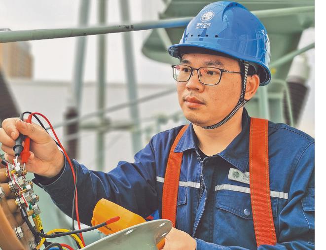 努力解決變電設(shè)備運(yùn)行難題——記全國五一勞動獎(jiǎng)?wù)芦@得者蔣祖立