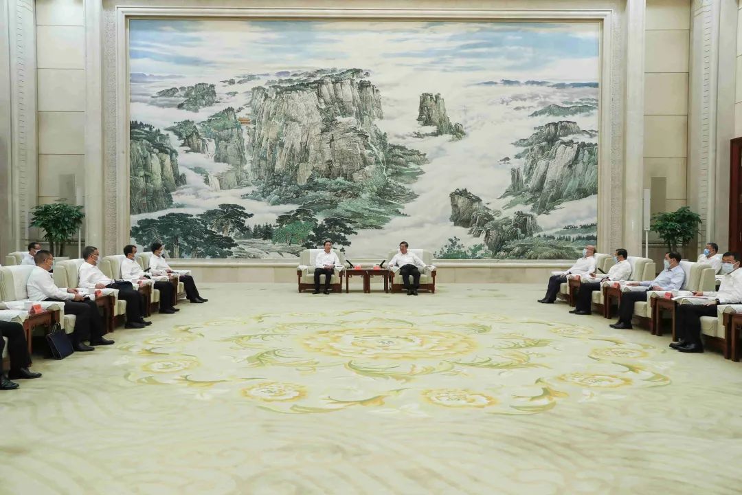 國家電網(wǎng)董事長辛保安與河北省委書記倪岳峰、省長王正譜會談