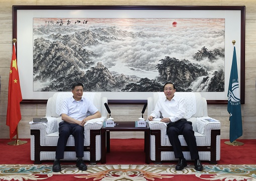 國(guó)家電網(wǎng)有限公司董事長(zhǎng)、黨組書(shū)記辛保安與東方電氣集團(tuán)董事長(zhǎng)俞培根會(huì)談