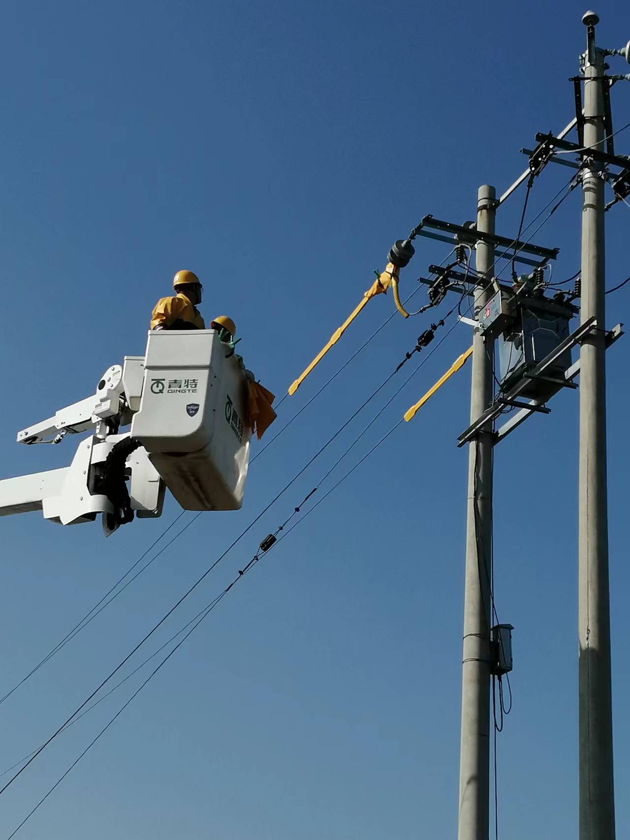 商都供電：“能帶不?！保９╇妰?yōu)服務(wù)