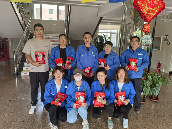 烏海市千里山供電公司：開(kāi)展“愛(ài)心助農(nóng)，枸杞認(rèn)購(gòu)”活動(dòng)