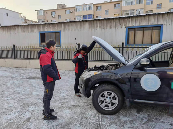烏海市千里山供電分公司：春節(jié)前夕車輛自查，確保節(jié)日安全出行