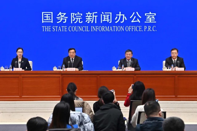 國(guó)家發(fā)改委：健全多能互補(bǔ)綜合應(yīng)急調(diào)度機(jī)制，推動(dòng)風(fēng)、光發(fā)電多發(fā)滿發(fā)