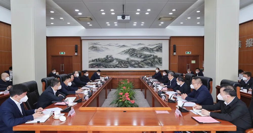 中核集團(tuán)黨組書記、董事長余劍鋒與遼寧省委書記郝鵬、省長李樂成會(huì)談