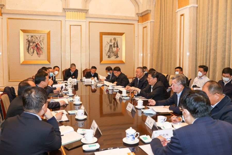 雷鳴山、韓君調研三峽集團新疆區(qū)域工作