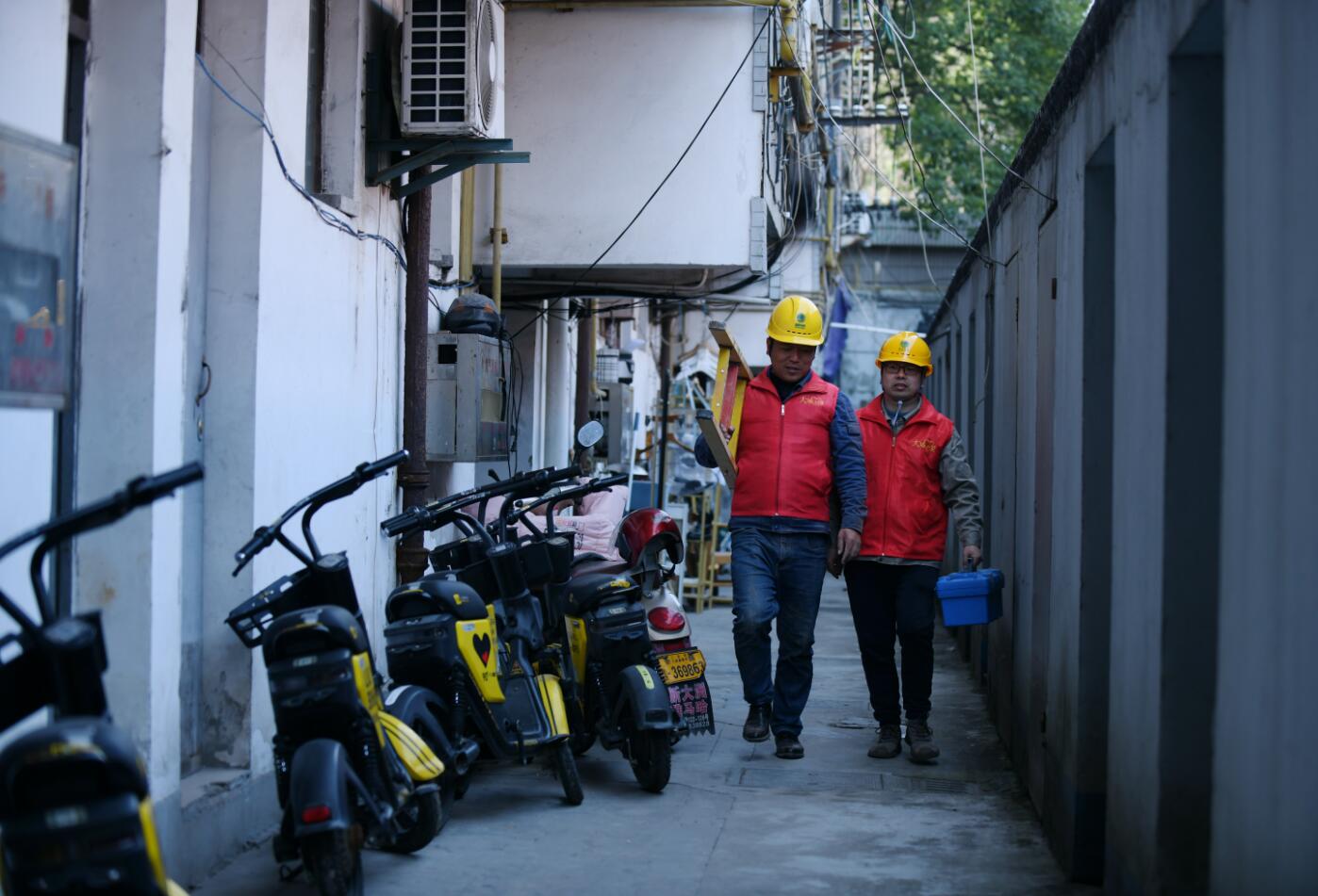 國(guó)網(wǎng)余姚市供電公司：“點(diǎn)亮黑樓道2.0”，借“光”照亮居民歸家路