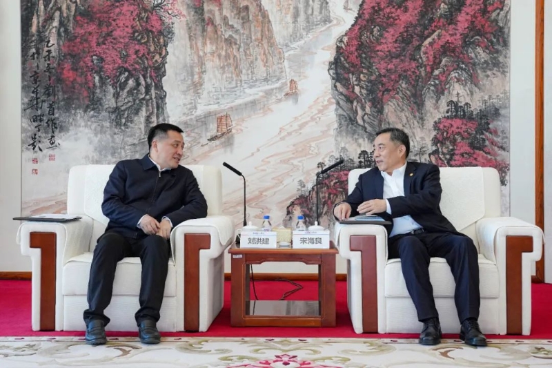中國能建黨委書記、董事長宋海良與云南省委常委、昆明市委書記劉洪建會談