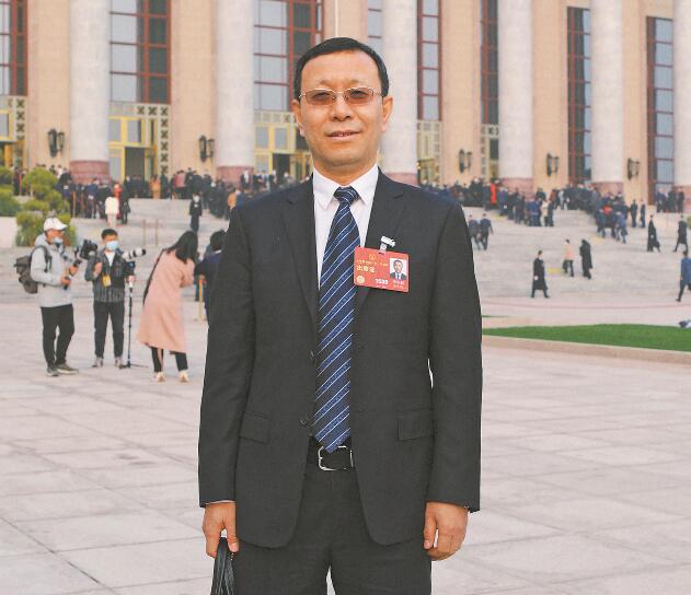 【兩會(huì)好聲音】全國人大代表 李生權(quán):推動(dòng)電-碳市場(chǎng)協(xié)同聯(lián)動(dòng) 常態(tài)化開展綠電交易