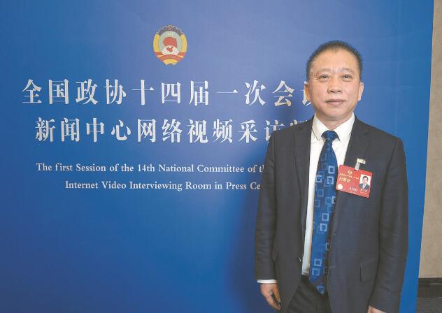 強(qiáng)化科技創(chuàng)新 推動(dòng)發(fā)展方式綠色轉(zhuǎn)型——訪全國(guó)政協(xié)委員、中國(guó)工程院院士劉中民