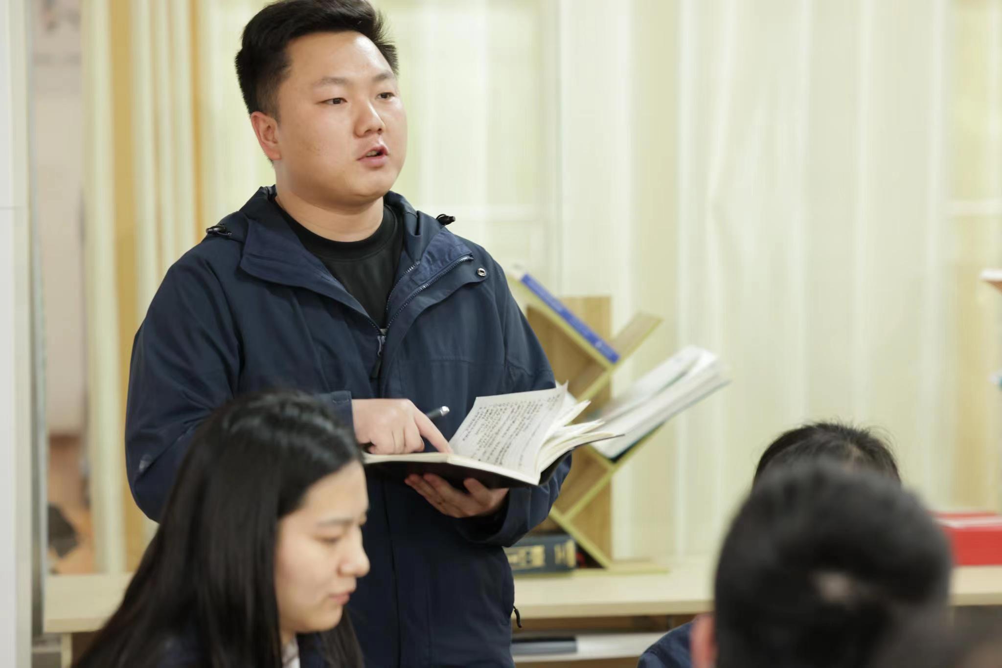 國網(wǎng)巴中供電公司展“讀書日”活動(dòng) 感受書香魅力