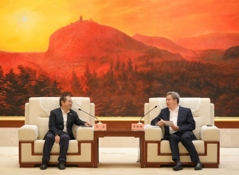 中國(guó)能建黨委常委、副總經(jīng)理吳云與南通市委書記、市長(zhǎng)吳新明會(huì)談