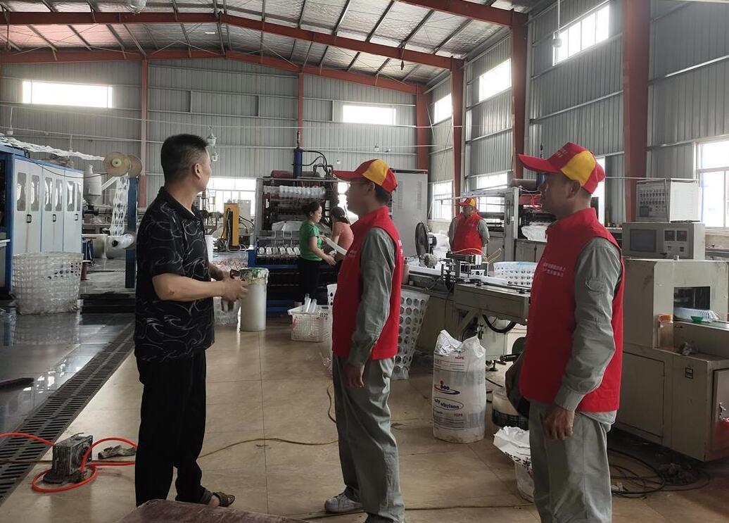 國(guó)網(wǎng)石首市供電公司“電”亮綠色經(jīng)濟(jì)，為企業(yè)降成本“支招”