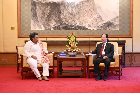 中國電建黨委書記、董事長丁焰章拜會巴巴多斯總理莫特利