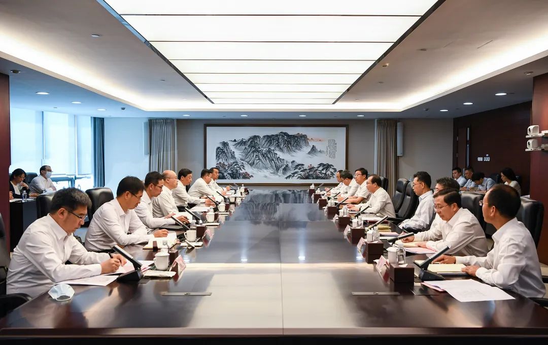 華電集團黨組書記、董事長江毅與河北省委副書記、省長王正譜舉行會談