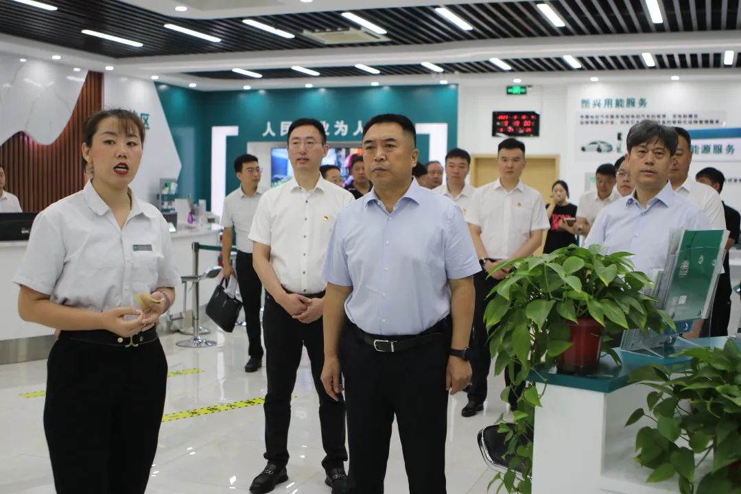 香河縣委書記梁寶杰、縣長李海濱調(diào)研國網(wǎng)香河縣供電公司重點(diǎn)工作