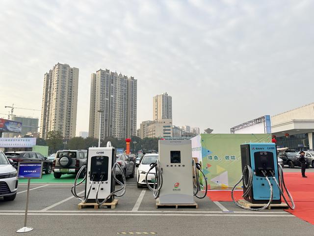 京能新能源助力婁底市新能源汽車下鄉(xiāng)，為鄉(xiāng)村振興添“綠”