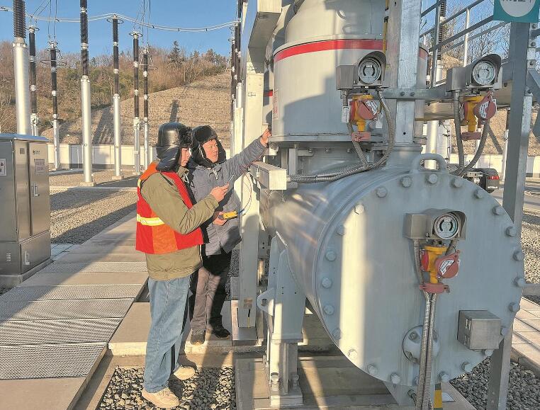 國網安徽超高壓公司度冬保供，帶電檢測主網設備