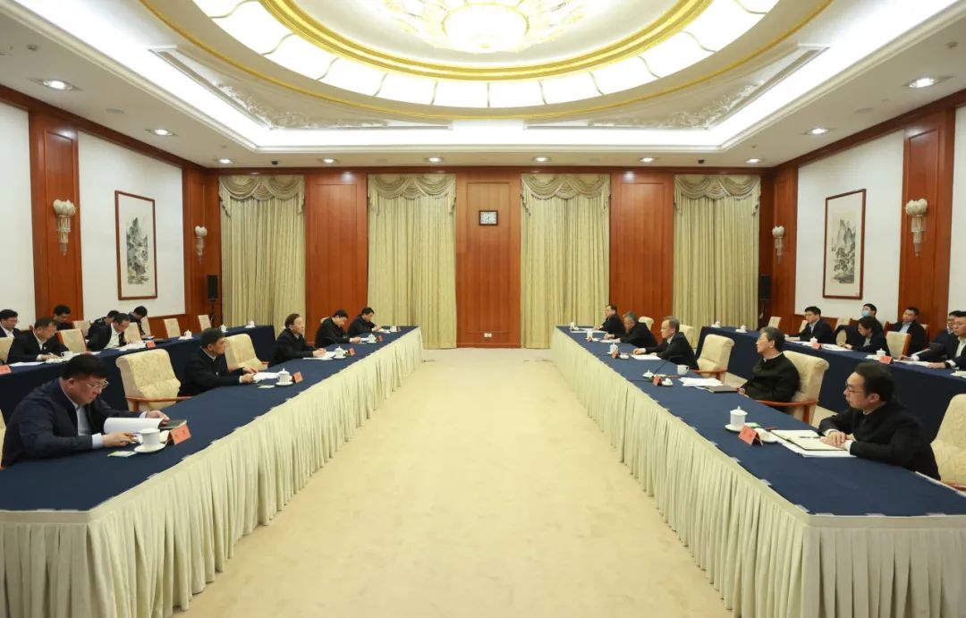 國家電網(wǎng)公司董事長辛保安、總經(jīng)理張智剛與天津市委書記陳敏爾、市長張工會(huì)談