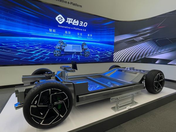 “新能源汽車第一城”再易主，深圳大幅超車，還有這些城市在踩油門