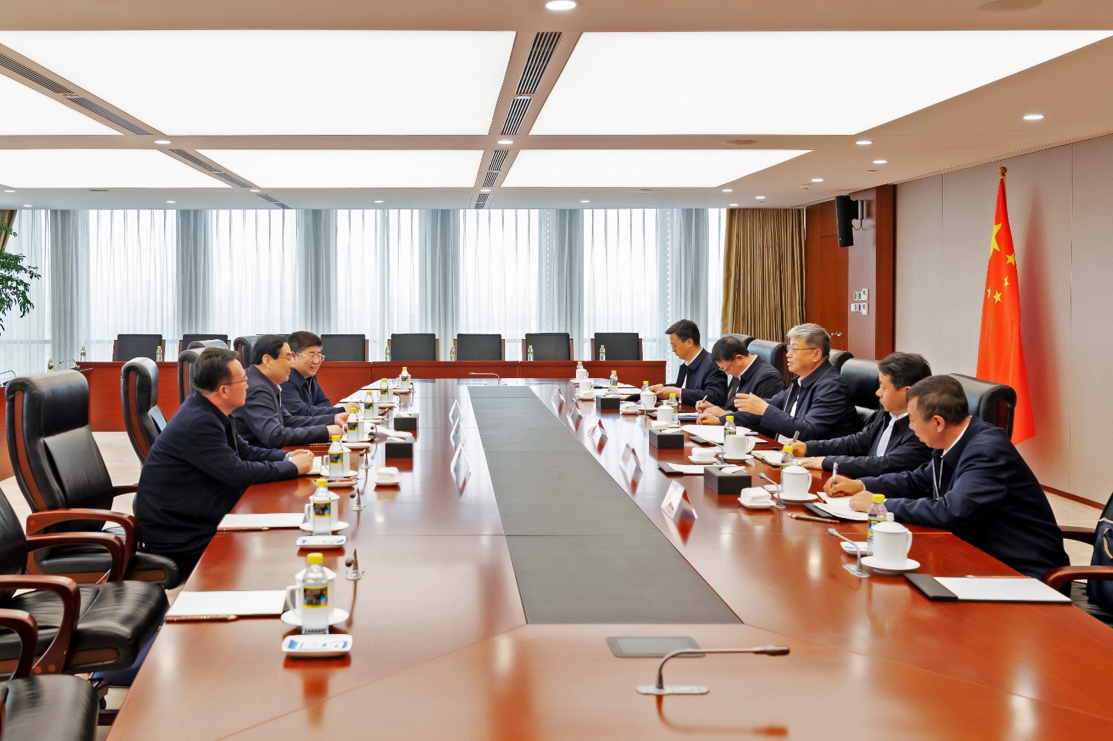 國(guó)家能源集團(tuán)黨組書記、董事長(zhǎng)劉國(guó)躍會(huì)見陜西省政協(xié)副主席、榆林市委書記張曉光