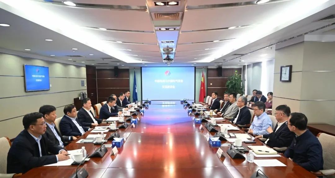 中國電氣裝備黨委副書記、總經(jīng)理周群拜訪中國電建黨委副書記、總經(jīng)理王斌