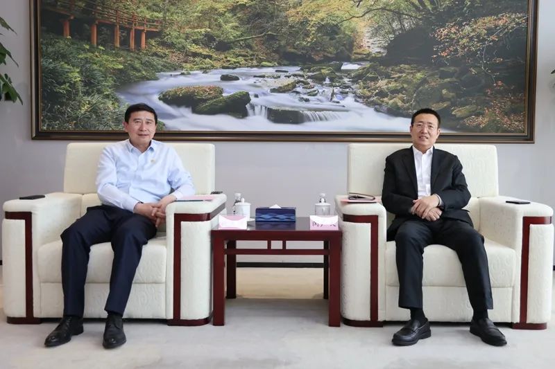 陜煤集團黨委書記、董事長張文琪會見中鐵十八局集團黨委書記、董事長閆廣天一行