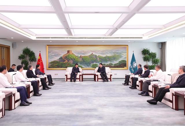 國(guó)家電網(wǎng)董事長(zhǎng)、黨組書(shū)記張智剛董事長(zhǎng)與三峽集團(tuán)董事長(zhǎng)劉偉平、總經(jīng)理韓君會(huì)談