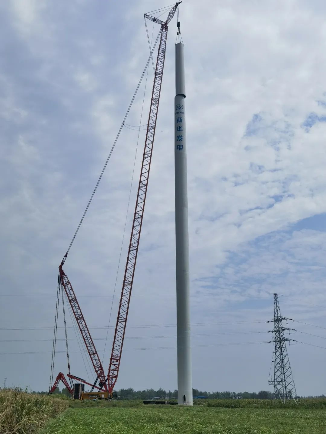 河南省唐河縣東王集、畢店60兆瓦風(fēng)電項(xiàng)目塔筒圓滿完成吊裝