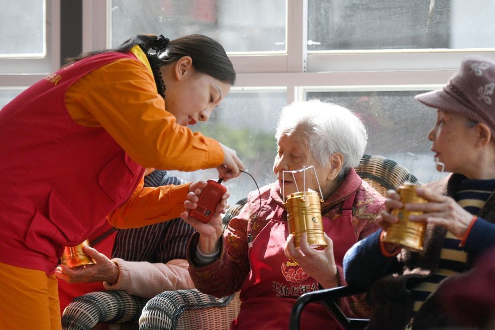 點亮燈 散發(fā)光 燃燒火——記“時代楷模”國家電網四川電力成都高新連心橋共產黨員服務隊